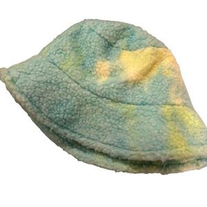 Sherpa Tie-Dye Bucket Hat